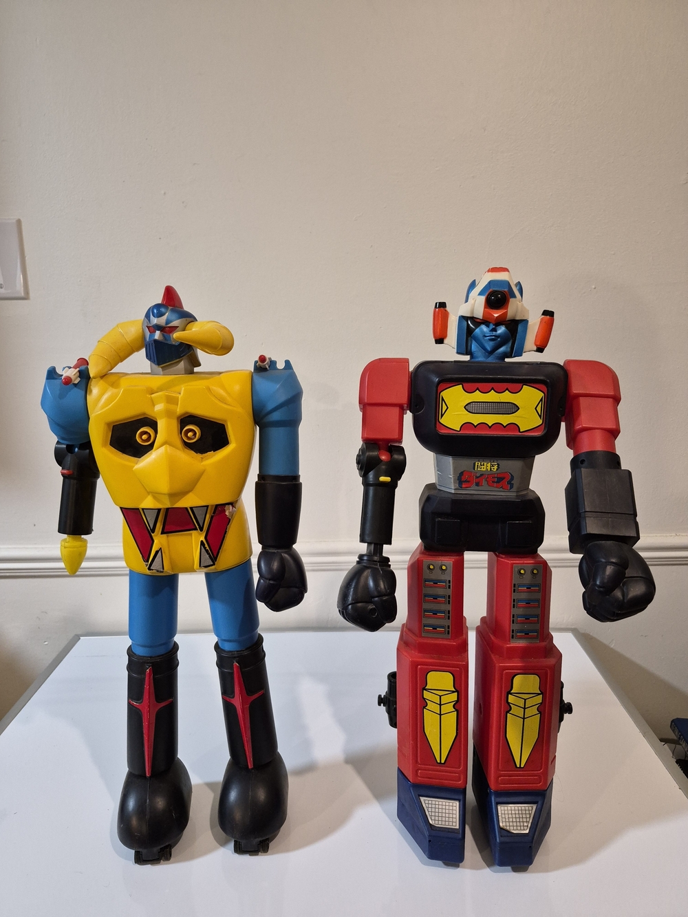 Blue & Yellow Kids Robot Action Toy - Retro Style